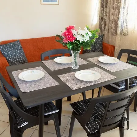 Yukas For 3 Persons By Mps Num 1 Apartment Xylokastro