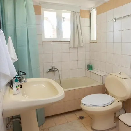 Apartment Yukas For 3 Persons By Mps Num 1 Xylokastro